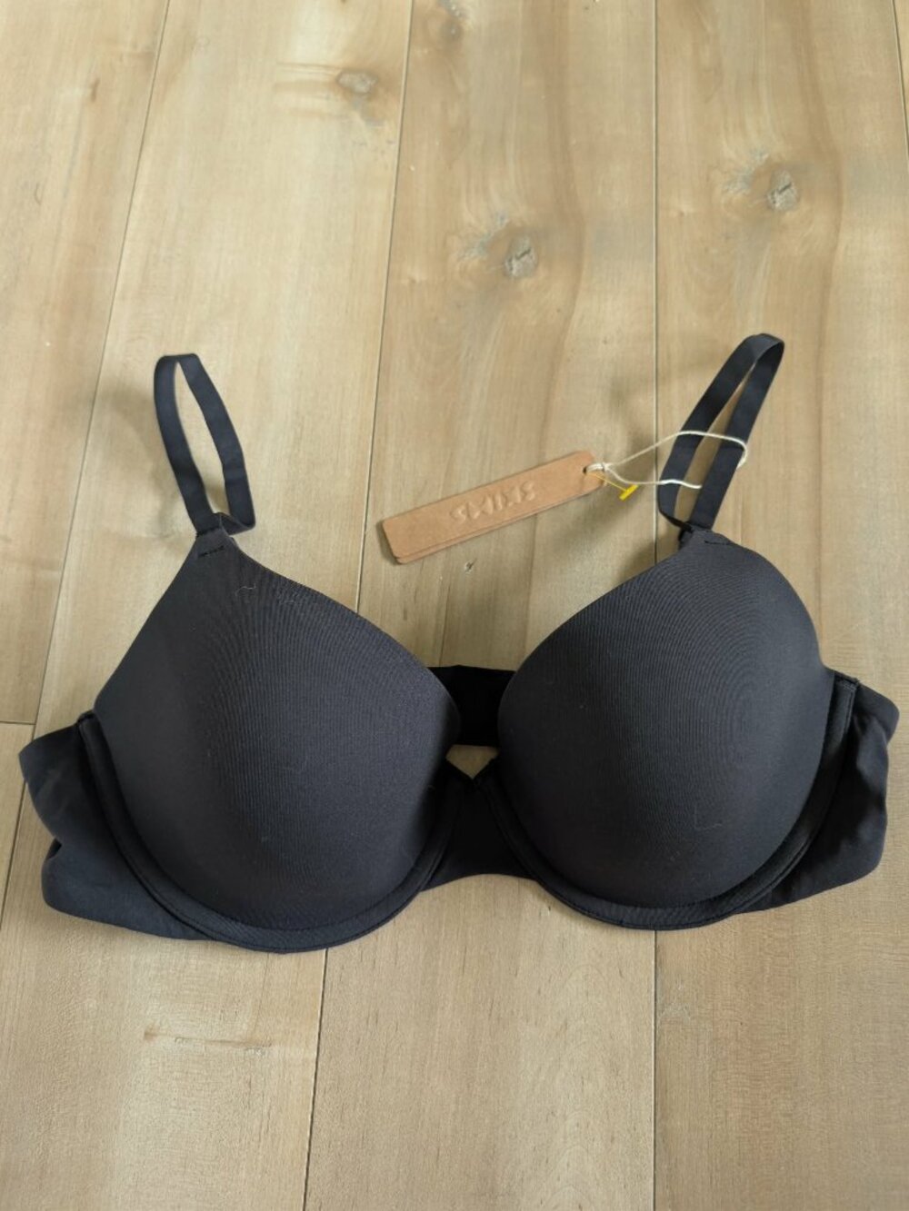 NWT SKIMS Fits Everybody T-Shirt Bra Onyx Black 36B